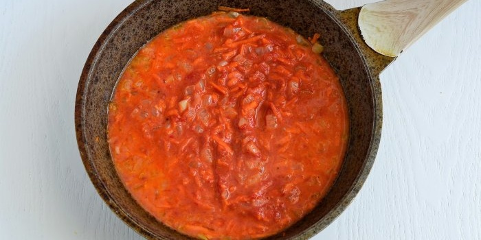 Capelim em molho de tomate