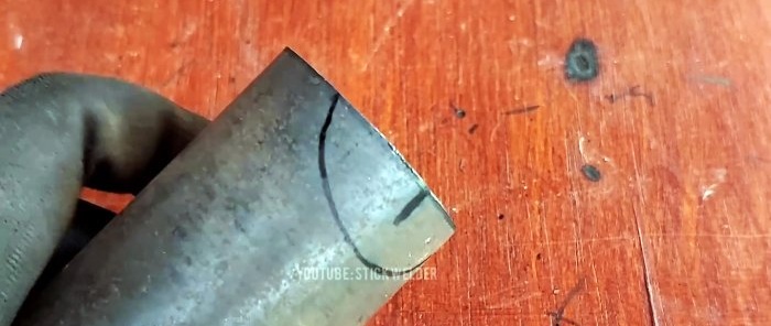Cum să tăiați perfect o țeavă în unghi drept