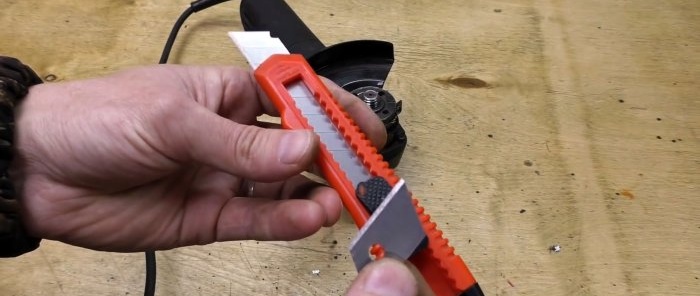 Cum să deșurubați o piuliță blocată pe o polizor unghiular și 1 truc pentru a o evita