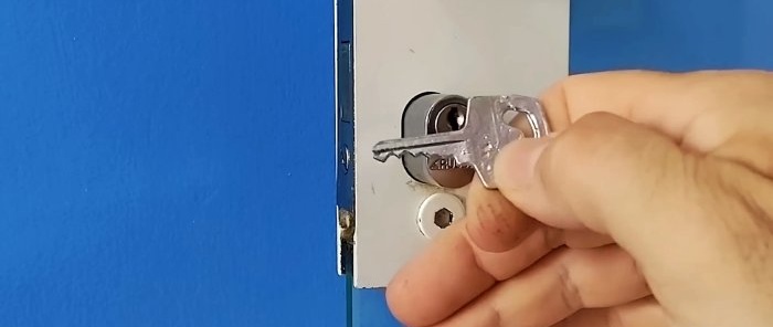 איך להכין מפתח שכפול על ידי יציקה בבית