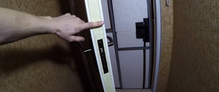 Hogyan frissítsünk egy régi ajtót laminált anyaggal, és spóroljunk a cserén