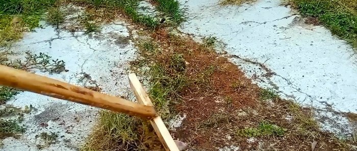 Como fazer um prático removedor de ervas daninhas