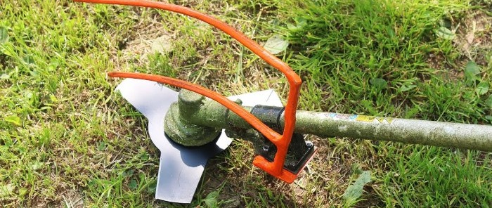 Attachment for cutting tall grass with a trimmer