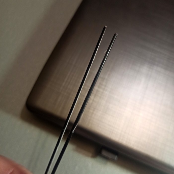 Snelle reparatie van een scheur in een laptop Masterclass