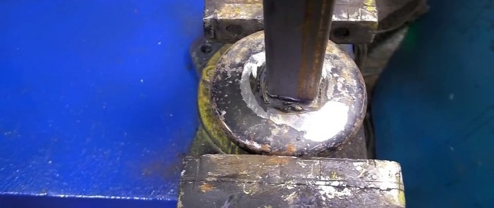 How to make a spring remover from a Zhiguli jack