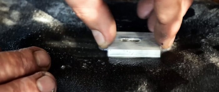 Jak naprawić nóż kuchenny ze złamanym trzonkiem