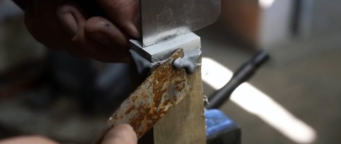 Cách sửa dao làm bếp bị gãy chuôi
