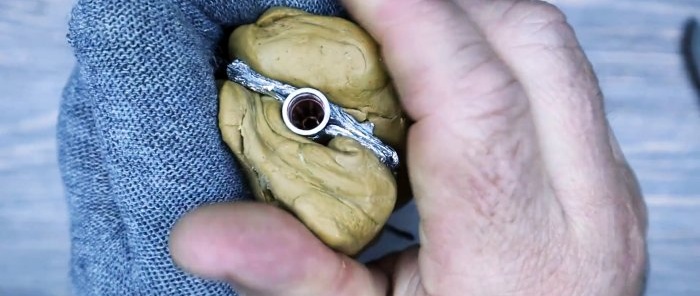 כיצד לשחזר טבעת מספריים מפלסטיק על ידי יציקה בבית