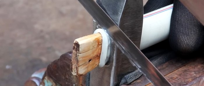 How to make a plastic hammer handle