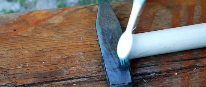 Hur man gör ett hammarhandtag i plast